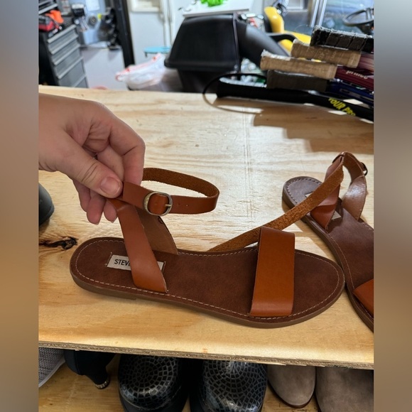 Women's Steve Madden Dairr Flat
Sandal size 9,5 - Picture 5 of 7